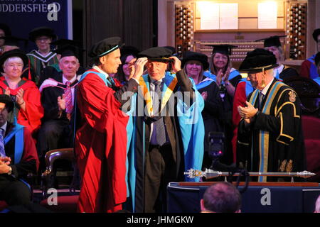 Huddersfield, UK. 14. Juli 2017. Herr David Blunkett, ehemaliger Innenminister und Arbeits-Wartungstafel für Sheffield Brightside erhielt Ehrendoktorwürde von der University of Huddersfield. Bildnachweis: Stefan Kusinski/Alamy Live-Nachrichten Stockfoto