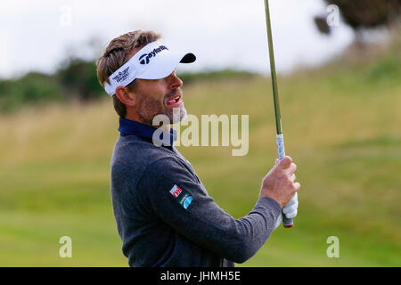 Irvine, Ayrshire, Schottland, Großbritannien. 14. Juli 2017. Am zweiten Tag der Scottish Open hofften die Spieler zu spielen gut und machen den Schnitt. Nach ruhigem Wetter am ersten Tag fanden einige Spieler die Bedingungen von starken Winden und Links Stil schwierig, während andere besser gespielt als in der ersten Runde Golf. Bildnachweis: Findlay/Alamy Live-Nachrichten Stockfoto