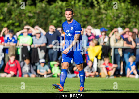 Taff Brunnen, Wales, UK. 15. Juli 2017. Cardiff City Kapitän Sean Morrison während der Vorsaison Freundschaftsspiel zwischen Taffs gut FC und Cardiff City an der Rhiw'r Ddar Stadion, Taff Brunnen, Wales, UK.  Picture by Mark Hawkins Credit: Mark Hawkins/Alamy Live-Nachrichten Stockfoto