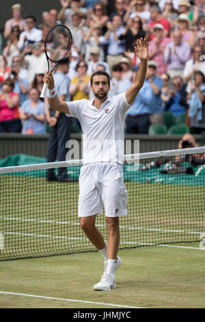 Wimbledon, London, UK. 14. Juli 2017. Die Wimbledon Tennis Weltmeisterschaften 2017 statt auf The All England Lawn Tennis and Croquet Club, London, England, UK.    Herren Einzel - Halbfinale Sam Querrey (USA) [24] V Marin Cilic (CRO) [7] auf dem Centre Court.  Im Bild:-Marin Cilic. Stockfoto