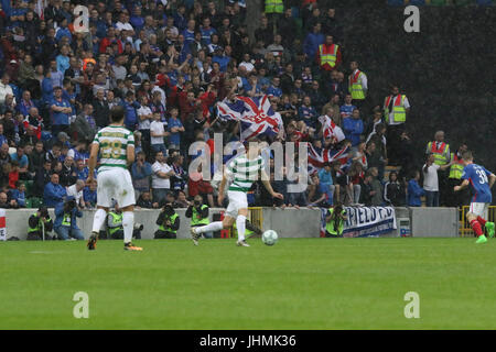 Windsor Park, Belfast, UK. 14. Juli 2017. Linfield V Celtic (UEFA CL QR2 1. Bein). Zweite Halbzeit-Action vom Windsor Park. Credit: CAZIMB / Alamy Live News. Stockfoto