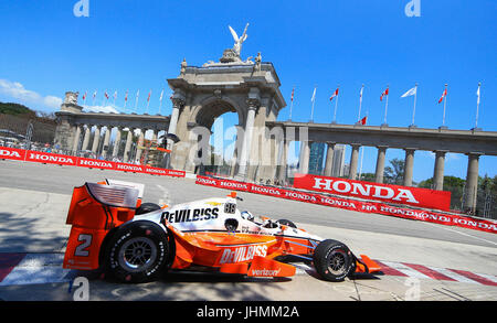 Toronto, Kanada. 14. Juli 2017. Penskes Fahrer Josef Newgarden der Vereinigten Staaten Rennen während des Trainings von 2017 Honda Indy Toronto der Verizon-IndyCar-Serie auf Exhibition Place in Toronto, Kanada, 14. Juli 2017-Team. Mit 21 Indy Autofahrer aus der ganzen Welt die dreitägige jährliche Veranstaltung startete am Freitag in Toronto. Bildnachweis: Zou Zheng/Xinhua/Alamy Live-Nachrichten Stockfoto