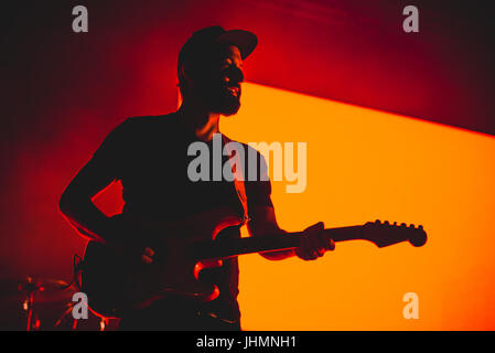 Grugliasco, Italien. 14. Juli 2017. 14. Juli 2017: Der österreichische Produzent und DJ Parov Stelar Auftritten mit seiner Band auf der Bühne der Gruvillage Festival 2017 Kredit: Alessandro Bosio/Alamy Live News Stockfoto