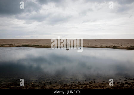 Angler-Hütte oder Schuppen auf Chesil Beach in Dorset Stockfoto