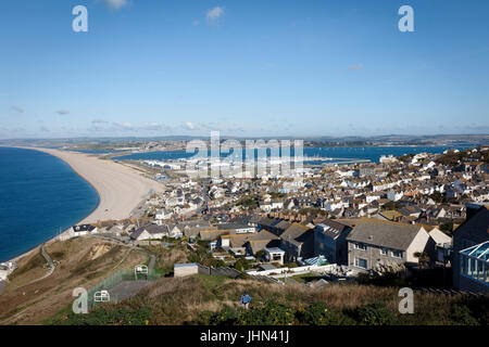 Blick vom südlichsten, Portland Bill, Dorset, mit Chesil Beach in der Ferne Stockfoto