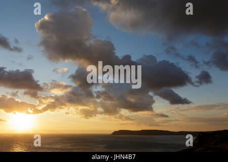 Dramatischer Himmel über Bolzen Tail, Salcombe, South Devon Stockfoto