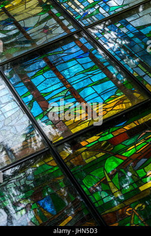 Kathedrale Glasmalerei Skulptur, Rede Haus Wald, Wald des Dekans, Gloucestershire. Stockfoto