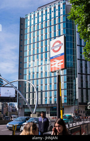 White Collar Fabrikgebäude an der Ecke von alten Kreisverkehr Street, City Road, London, England, Großbritannien Stockfoto