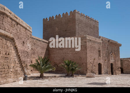 Turm der Hommage im Inneren der Alcazaba von Almeria, Andalusien, Spanien Stockfoto