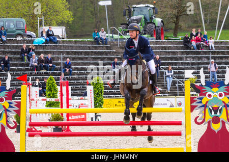 Olympic Champion Michael Jung auf Lennox 364, Springreiter der CIC 3 * Wettbewerb auf den internationalen Marbach Eventing 2017. Stockfoto