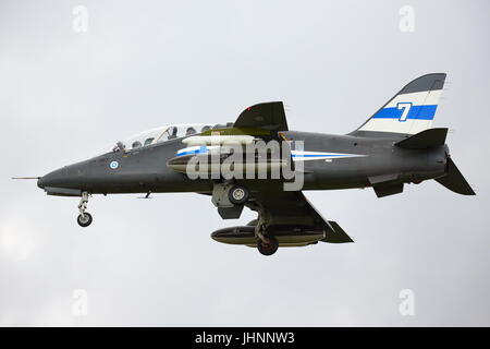 Die finnische Luftwaffe Kunstflugstaffel, bestehend aus vier BAE Falken kommen in Fairford vor der RIAT Luft Sho Stockfoto