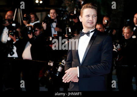 CANNES, Frankreich - 20. Mai: Jeremy Renner besucht die "Wind River" Premiere während der 70. Cannes Film-Festival am 20. Mai 2017 in Cannes, Frankreich. Stockfoto