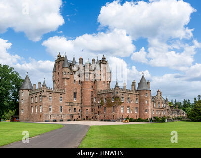 Glamis Castle, Einfamilienhaus von Elizabeth Bowes-Lyon (Queen Elizabeth the Queen Mother), Angus, Schottland, UK Stockfoto