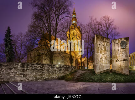 Hinzufügen der Kirche des Hl. Nikolaus (Niguliste Kirk) in Tallinn. Stockfoto