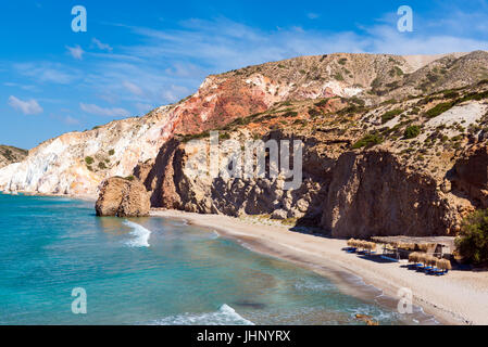 Firiplaka Strand, lange und beliebte Strand befindet sich an der Südseite in Insel Milos. Kykladen, Griechenland. Stockfoto