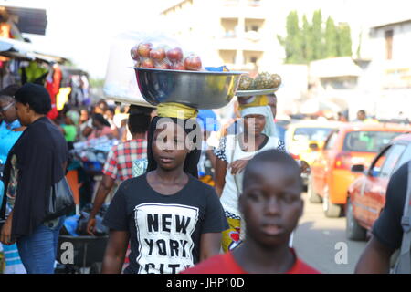 Ivory-Coast Frauen Skin Whitening Business Stockfoto