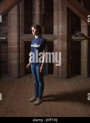 17-j hrige Saskia Frisby im Jahr 2016 in Worcester Kathedrale Glockenturm, die Glocken läuten wurde, da war sie 13 abgebildet. Stockfoto