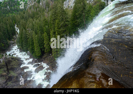 Vernal Falls auf den Nebel Testversion Yosemite National Park - Fotografie von Paul Toillion Stockfoto