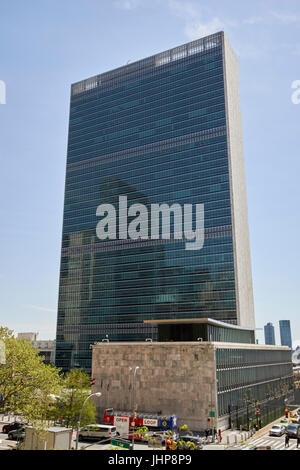 UN-Sekretariat-Turm und Dag Hammarskjold Bibliotheksbauten Vereinte Nationen New York City USA Stockfoto