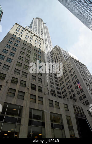 nach oben auf das Chrysler building aus Lexington Avenue New York City USA Stockfoto