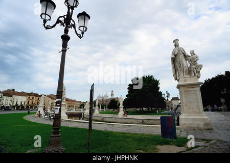 Padova, Italien. Prato della Valle Platz. Stockfoto
