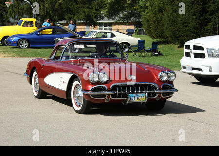 Auto-1960 Chevrolet Corvette. Rot. Beavercreek Popcorn Festival. Beavercreek, Dayton, Ohio, USA. VETVETT Stockfoto