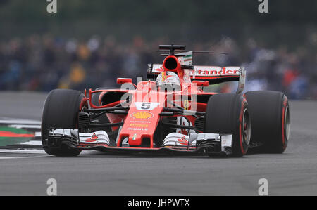 Ferrari Sebastian Vettel im qualifying für das Jahr 2017 British Grand Prix in Silverstone, Towcester. Stockfoto
