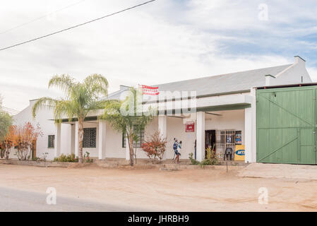 KANONEILAND, Südafrika - 12. Juni 2017: ein Supermarkt in Kanoneiland, einem Dorf auf einer Insel in der Orange River in der Nähe von Upington am nördlichen Kap Stockfoto