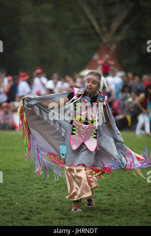 Canada Day Powwow in Island Park des Prinzen.  Die Feier erinnert an Kanadas 150. Jubiläum der Eidgenossenschaft. Stockfoto