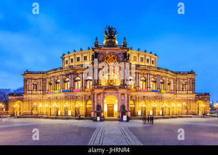 Dresden, Deutschland. Die Semperoper - das Opernhaus des sächsischen Staates. Stockfoto