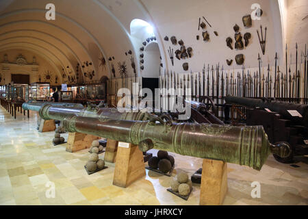 Die beliebte Waffensammlung im Palace Armoury, in Valletta, Malta Stockfoto