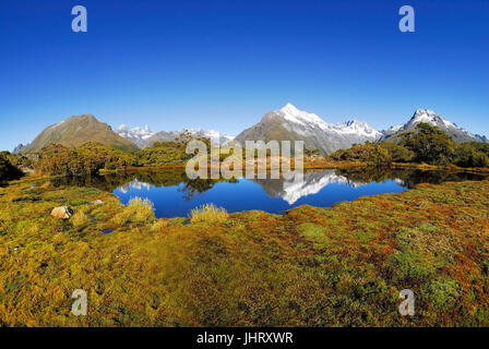 "Key Summit mit Reflexion des Mt. Christina, Fjord Nationalpark, Welt-Natur-Erbe South West New Zealand, Westküste, Insel Süden neue Z Stockfoto