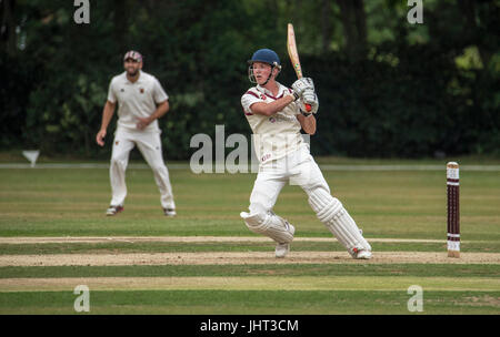 Brentwood, Essex, 15. Juli, Brentwood Fledermaus gegen Colchester und East Essex Cricicket Club an der Brentwood Boden Credit: Ian Davidson/Alamy Live News Stockfoto