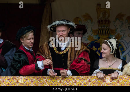East Molesey, London, UK. 15. Juli 2017. Historische Nachstellungen während der Tudor-Turnier am Hampton Court Palace © Guy Corbishley/Alamy Live News Stockfoto