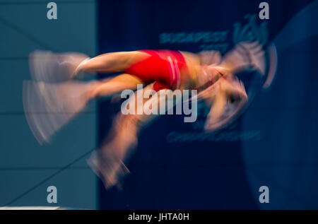 Budapest, Ungarn. 16. Juli 2017. Inge Jansen und Celine Van Duijn aus den Niederlanden führen während der Frauen 10 Meter synchronisiert Tauch-Qualifikation bei der FINA Weltmeisterschaften 2017 in Budapest, Ungarn, 16. Juli 2017. Foto: Jens Büttner/Dpa-Zentralbild/Dpa/Alamy Live News Stockfoto