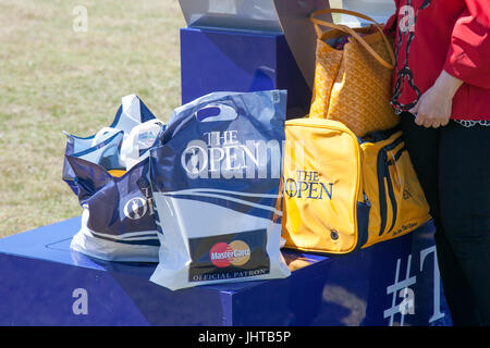 Southport, Merseyside, England. 16. Juli 2017. Strahlender Sonnenschein für den 1. Tag der Praxis bei den British Open Championships in Royal Birkdale. Bildnachweis: MediaWorldImages/Alamy Live-Nachrichten Stockfoto