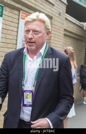 London UK. 16. Juli 2017. Ehemalige Wimbledon Singles Meister Boris Becker, die vor kurzem erklärt wurde Konkurs kommt am letzten Tag des Wimbledon Tennis Championships Credit: Amer Ghazzal/Alamy Live-Nachrichten Stockfoto