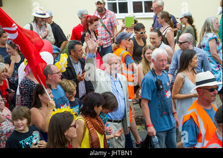 Tolpuddle, Dorset, UK. 16. Juli 2017. Jeremy Corbyn der Labour-Partei Führer mit Anhängern während der jährlichen Tolpuddle Märtyrer marschieren die eine Gruppe von Dorset Bauernhof Labourors erinnert, die eine Union im Jahre 1834 eingerichtet, über niedrige Löhne zu protestieren. Kredit John Beasley/Alamy Live-Nachrichten Stockfoto