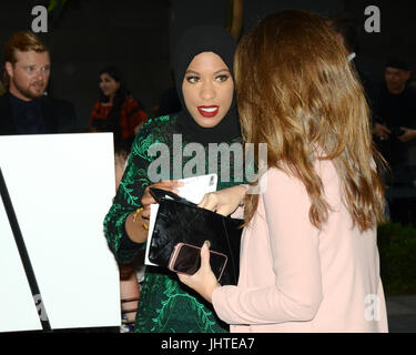 Ibtihaj Muhammad besucht 3. Jährliche Sport humanitäre Jahr Auszeichnungen LA'S LIVE Novo Los Angeles Juli 11,2017. Stockfoto