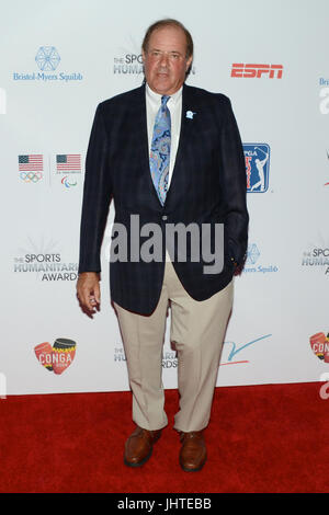 Chris Berman nimmt am 3. Jährlichen Sports Humanitarian Year Awards LA LIVE NOVO Los Angeles im Juli 11,2017 Teil. Stockfoto