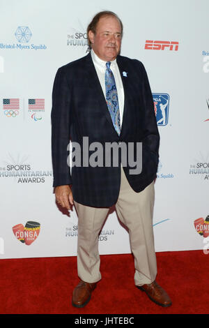 Chris Berman nimmt am 3. Jährlichen Sports Humanitarian Year Awards LA LIVE NOVO Los Angeles im Juli 11,2017 Teil. Stockfoto