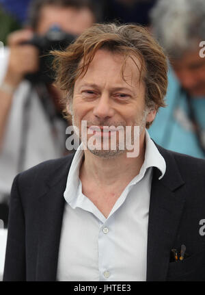 Mathieu Amalric besucht ein Fototermin für Barbara während des 70. jährlichen Cannes Film Festival im Palais des Festivals am 18. Mai 2017 in Cannes, Frankreich. Stockfoto