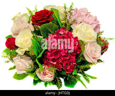 Blumenschmuck, Blumenstrauß, mit weißen, rosa, gelbe Rosen und lila Hortensia, Hortensie, Nahaufnahme, isoliert, weißer Hintergrund Stockfoto