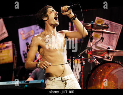 Tyson Ritter All American Rejects durchführen Vans Warped Tour 15. Jahrestag Feier Club Nokia September 6,2009 Los Angeles. Stockfoto