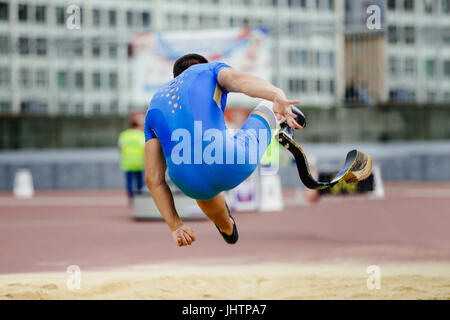 Athlet Paralympischen auf Kohlenstoff prothetische Weitsprung deaktiviert Stockfoto