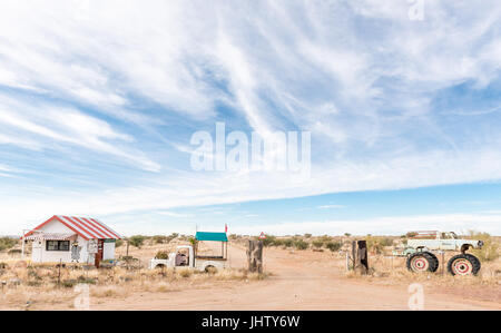 KEIMOES, Südafrika - 12. Juni 2017: Heksie Se Huisie Bauernhof Stall auf der Straße zwischen Upington und Keimoes in der Provinz Northern Cape Stockfoto