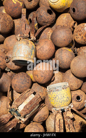 Tödliche Ernte übrig aus dem Vietnamkrieg. Entschärft durch explosive Ordnance Engineers, uns BLU24 und BLU3 Streubomben Xiangkhouang, Provinz, Laos. Stockfoto