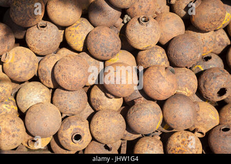 Tödliche Ernte übrig aus dem Vietnamkrieg. Entschärft durch explosive Ordnance Ingenieure, amerikanische BLU 24/B Streubomben Xiangkhouang Provinz, Laos. Stockfoto