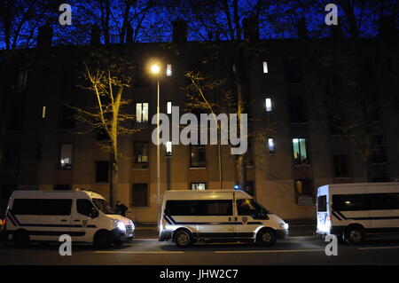 Räumung von albanischen Flüchtlingen aus einem Redlichkeit Squatt in Lyon-Gerland (Süd-Ost-Frankreich) Stockfoto