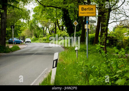 Stadt Berlin Informationen Straßenschild Stockfoto